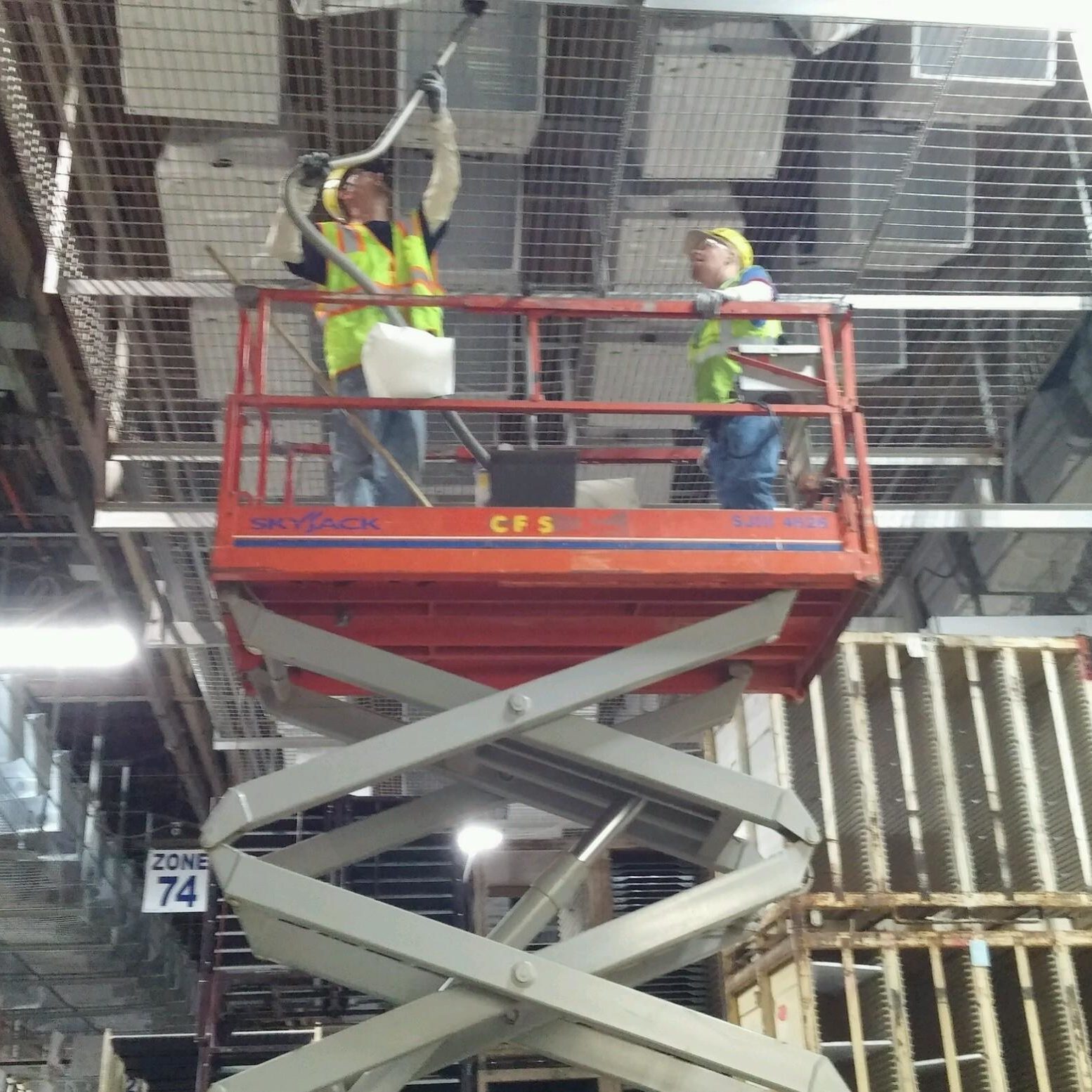 Cummins Facility Services Team: High Dusting